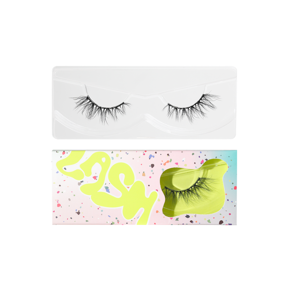 Holligraphic Lashes